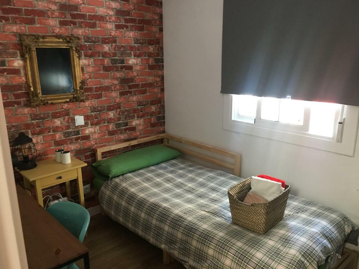 Practical Room: Barcelona-Fira-Airport L'Hospitalet de Llobregat Ngoại thất bức ảnh